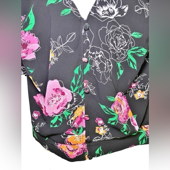 Torrid Floral Cropped Chiffon Blouse NWT - Picture 5 of 16